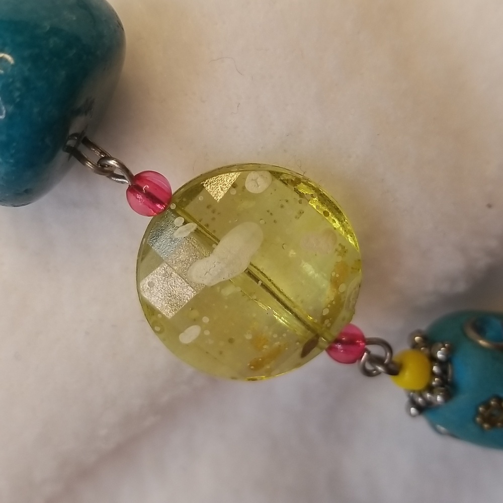 Bohemian Chunky Beaded Floral Pendant Necklace - Picture 8 of 9